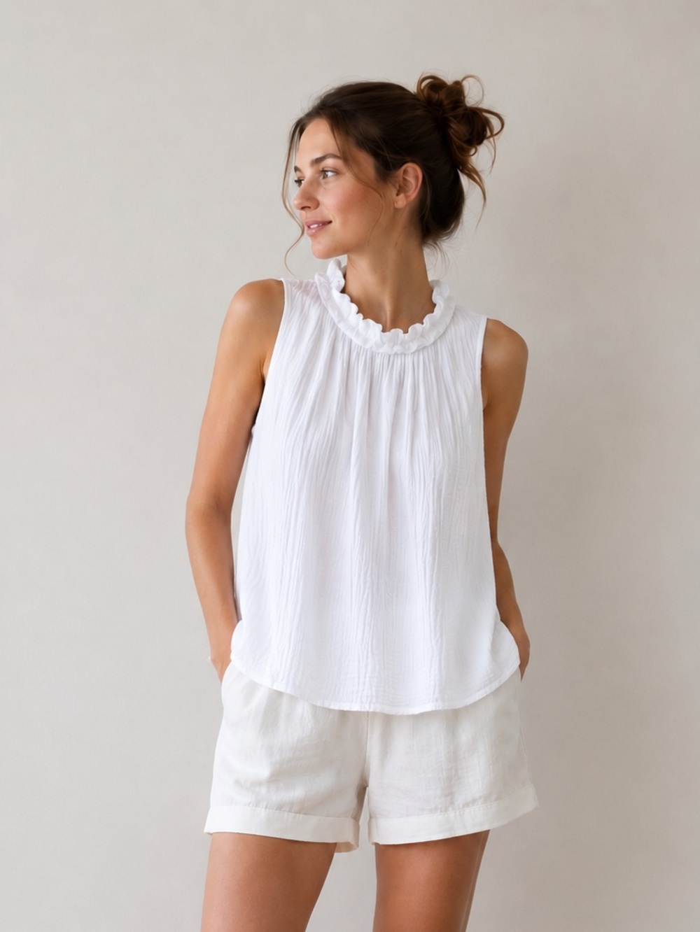 XíRENA Noelle White Double Gauze Cotton Ruffle Neck Sleeveless Top Size‎ S